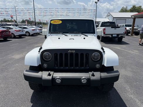 Used 2015 Jeep Wrangler Unlimited Sahara w/ Mopar Chrome Edition Group AWD/4WD image 10