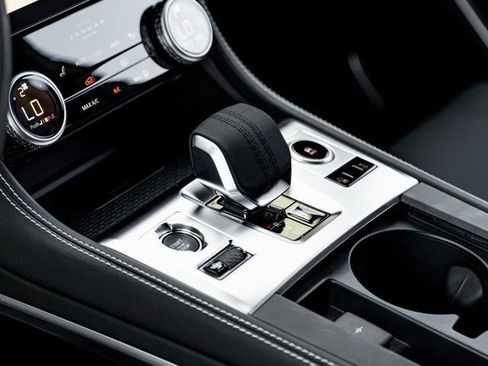 New 2026 Jaguar F-PACE R-Dynamic S image 19