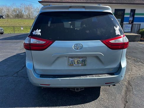 Used 2015 Toyota Sienna XLE w/ XLE Navigation Package image 5