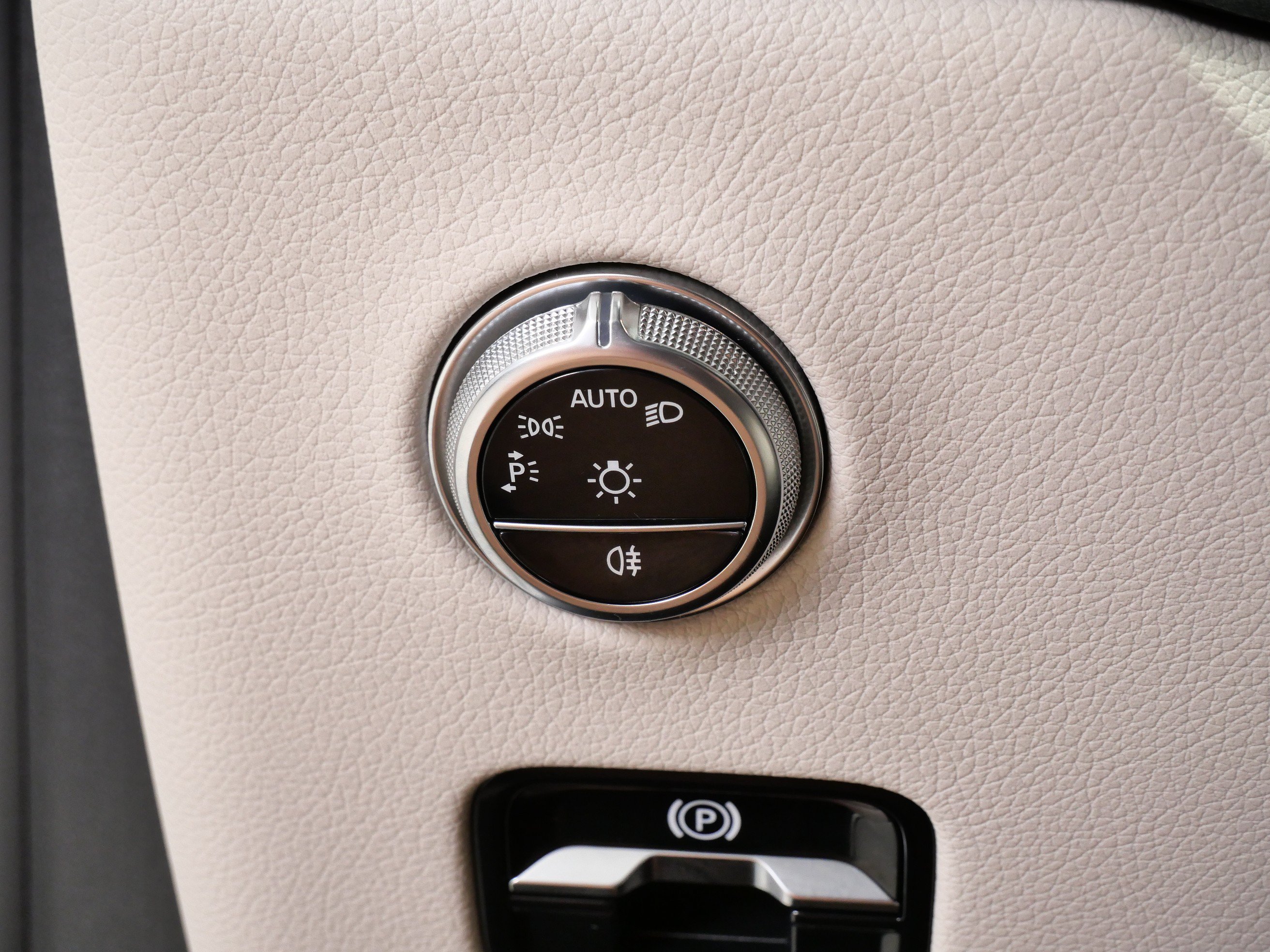 Used 2023 Mercedes-Benz GLC 300 4MATIC image 24