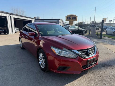 Used 2017 Nissan Altima 2.5 S w/ Power Driver Seat Package FWD image 3
