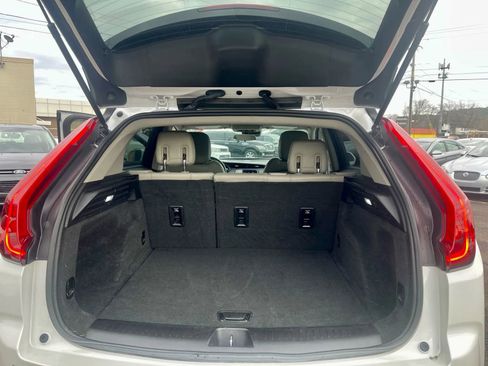 Used 2020 Cadillac XT4 Luxury w/ Cold Weather Package image 8