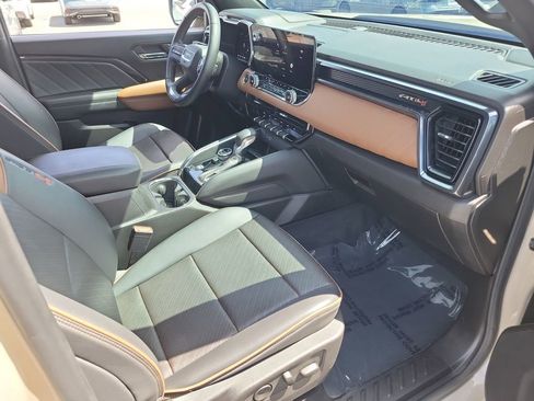 Used 2024 GMC Canyon AT4 w/ AT4 Premium Package AWD/4WD image 21