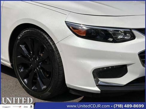 Used 2017 Chevrolet Malibu Premier w/ Premier Sun and Wheel Package image 10