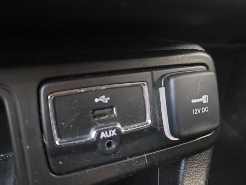 Used 2020 Jeep Renegade Altitude FWD image 19