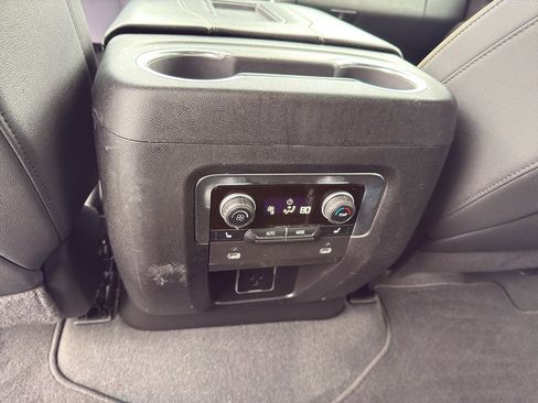 Used 2024 Chevrolet Tahoe Premier image 25