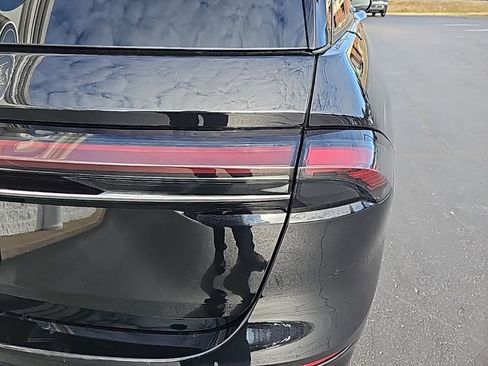 Used 2024 Lincoln Nautilus Reserve image 6