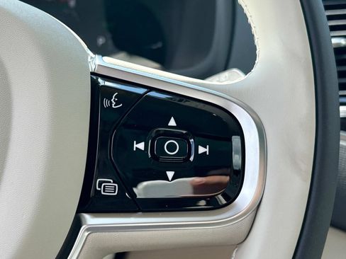 New 2025 Volvo XC90 T8 Plus w/ Protection Package Premier image 21