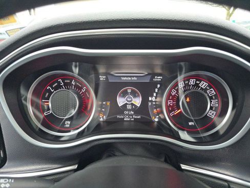 Used 2015 Dodge Challenger R/T Plus image 40