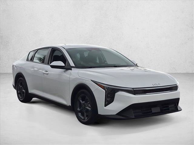 Used 2025 Kia K4 FWD image 2