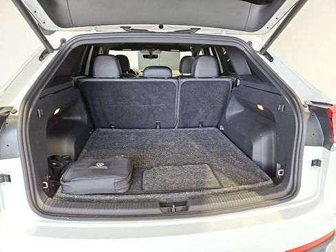 Certified 2023 Volkswagen Atlas Cross Sport SE w/ Panoramic Sunroof Package FWD image 12