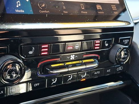 Certified 2023 Jeep Grand Cherokee Limited image 26