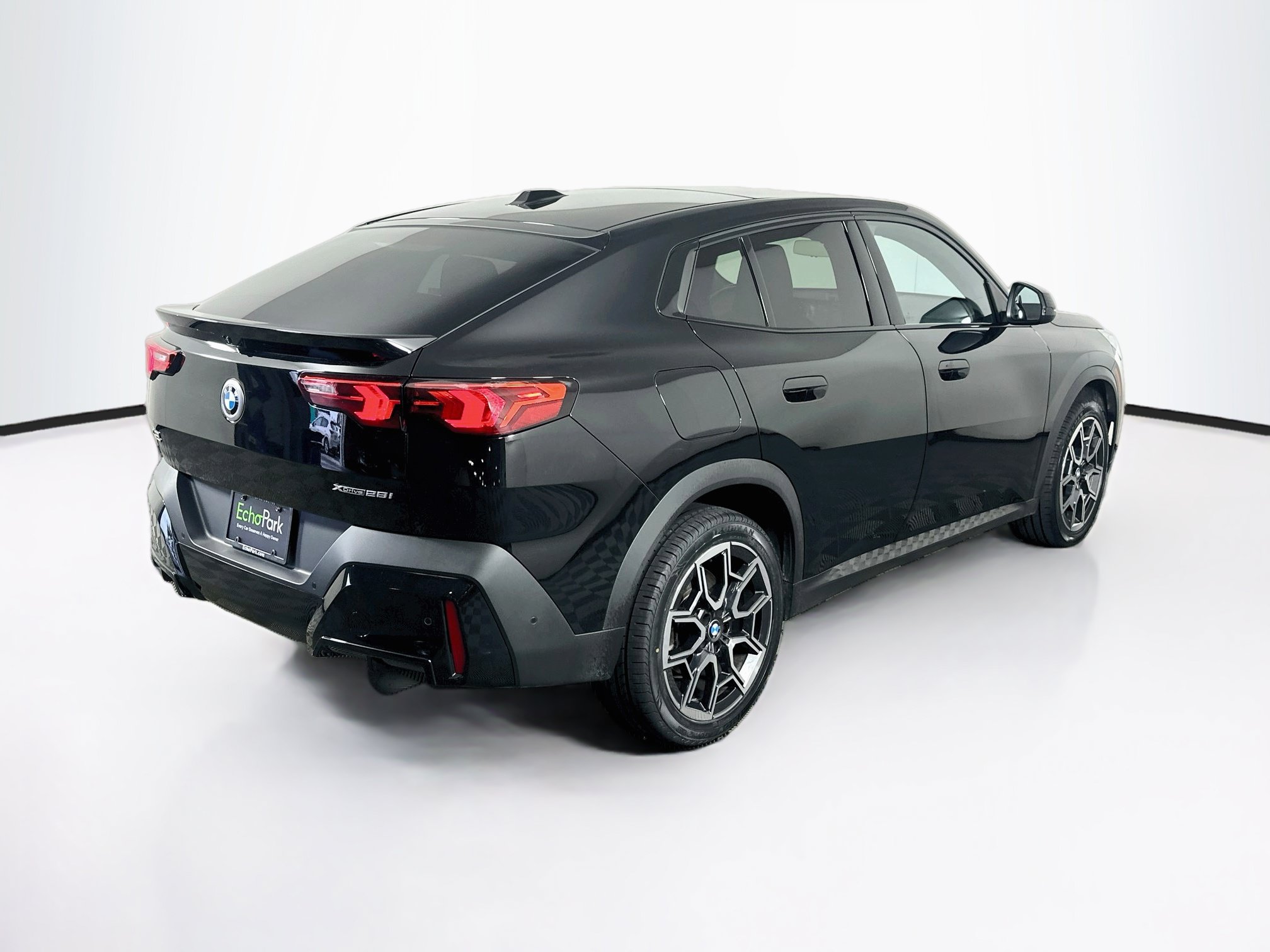 Used 2026 BMW X2 xDrive28i AWD/4WD image 9