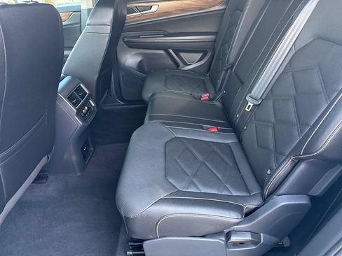 Used 2025 Volkswagen Atlas SE AWD/4WD image 28