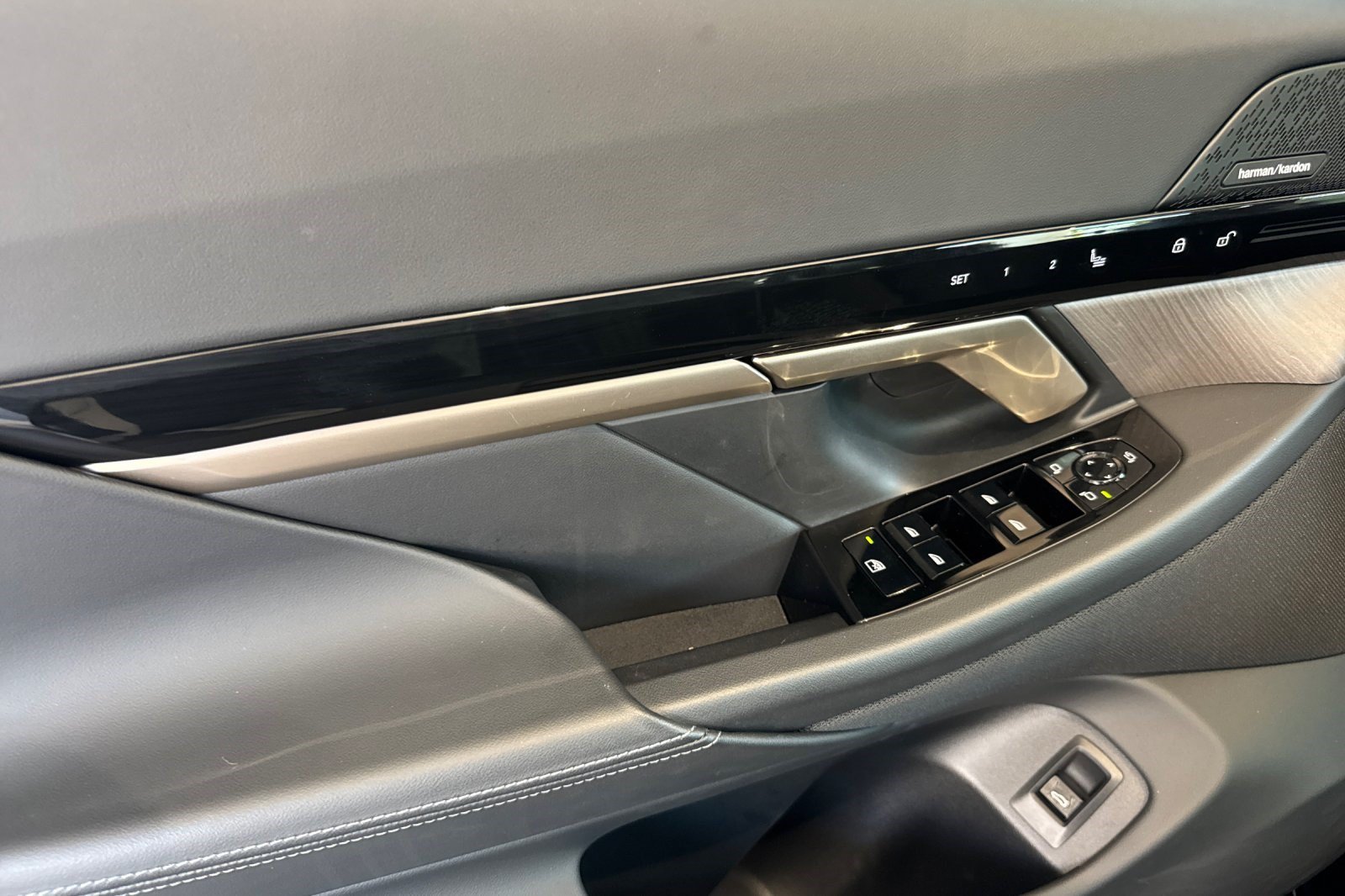 Used 2026 BMW 530i w/ M Sport Package RWD image 12