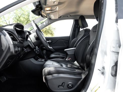 Used 2021 Jeep Cherokee Latitude Lux w/ Comfort/Convenience Group image 43