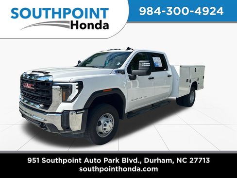 Used 2025 GMC Sierra 3500 Pro w/ Convenience Package AWD/4WD image 3
