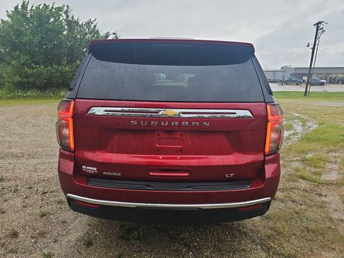Used 2023 Chevrolet Suburban LT AWD/4WD image 5