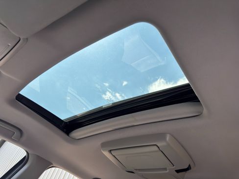 Used 2020 Honda Pilot Touring image 11