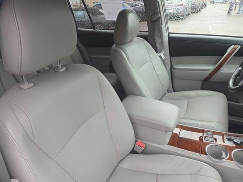 Used 2013 Toyota Highlander Limited image 6
