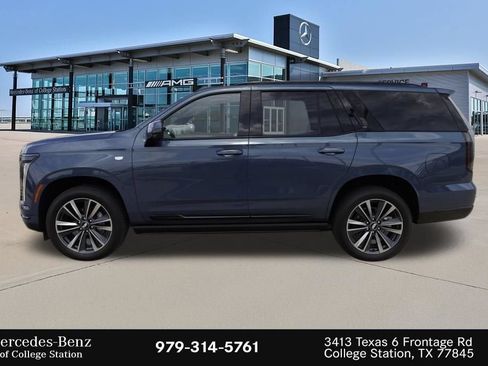 Used 2026 Cadillac Escalade Sport RWD image 5