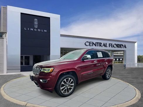Used 2018 Jeep Grand Cherokee Overland AWD/4WD image 9