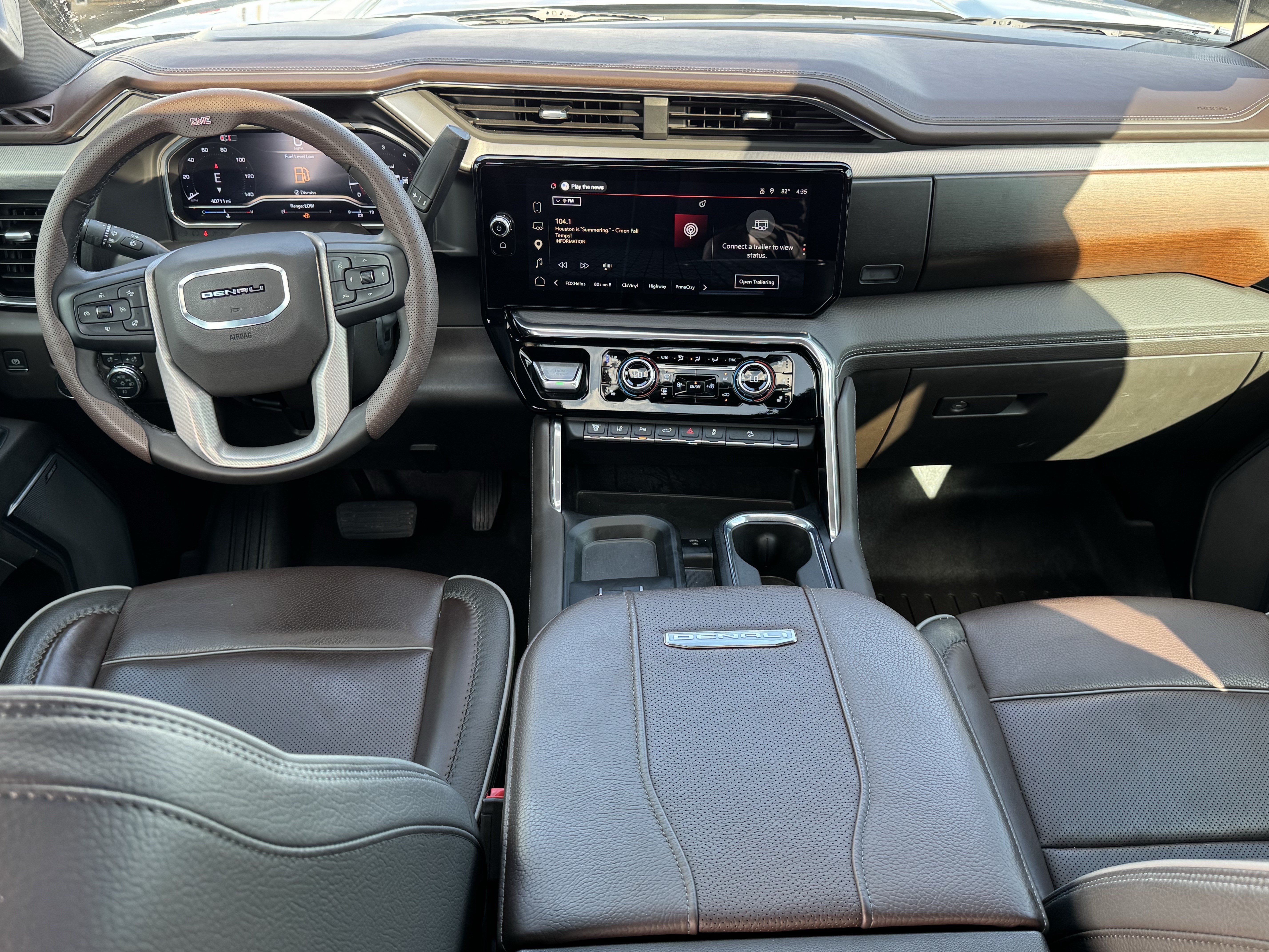 Used 2025 GMC Sierra 2500 Denali w/ Denali Reserve Package AWD/4WD image 23