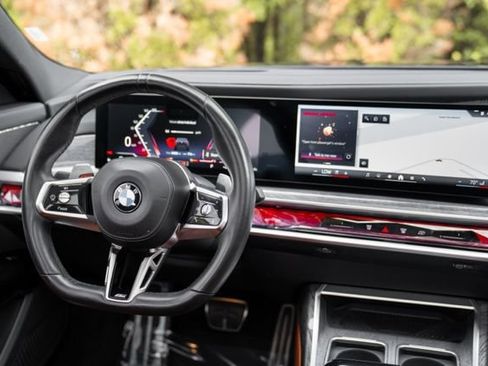 Used 2023 BMW 740i w/ Luxury Rear Seating Package RWD image 24
