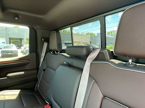 Used 2023 GMC Sierra 1500 Denali w/ Denali Reserve Package AWD/4WD image 28