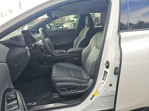 Used 2024 Lexus RZ 450e Premium image 9