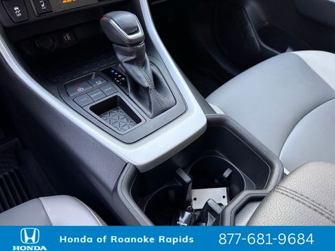 Used 2023 Toyota RAV4 XLE Premium image 28