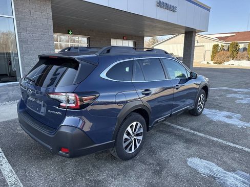 Certified 2025 Subaru Outback Premium w/ Popular Package #1A image 3