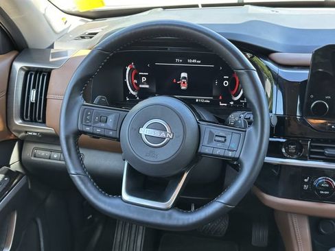 Certified 2025 Nissan Pathfinder Platinum FWD image 26