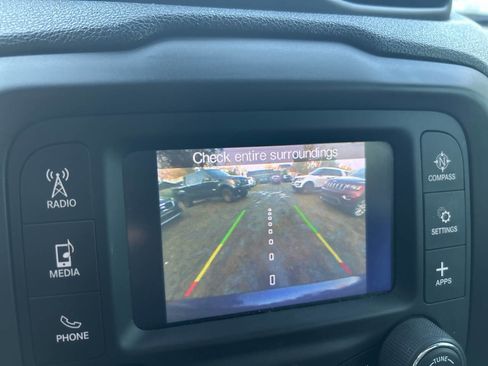 Used 2019 Jeep Renegade Sport image 25