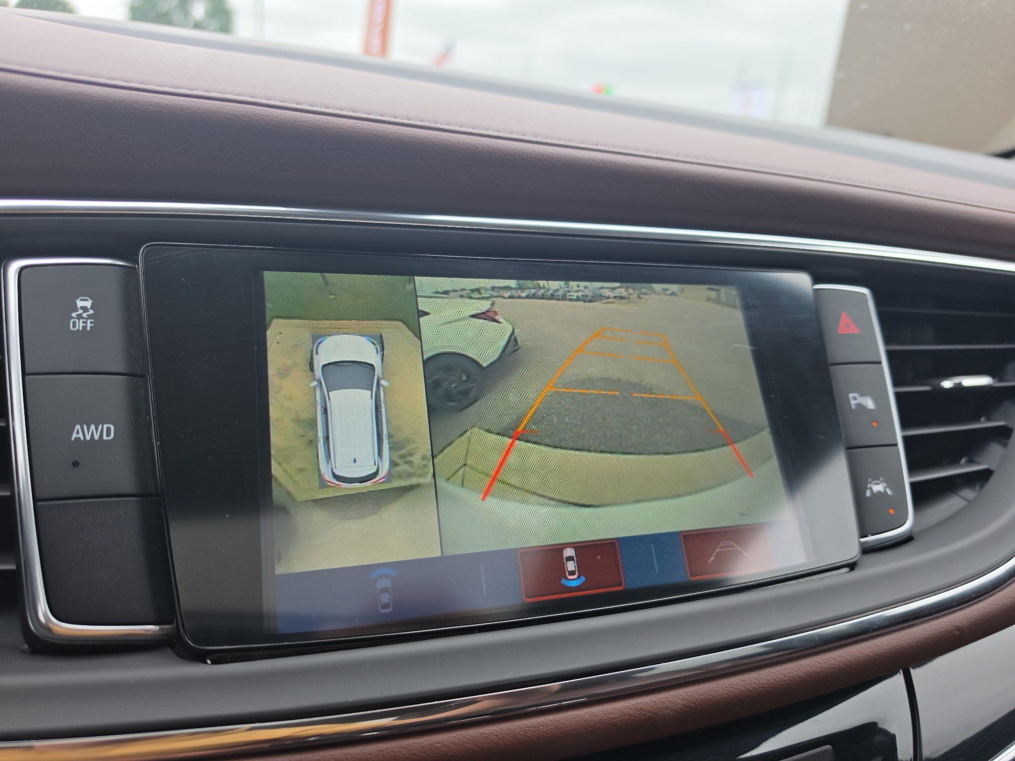 Used 2018 Buick Enclave Avenir AWD/4WD image 30
