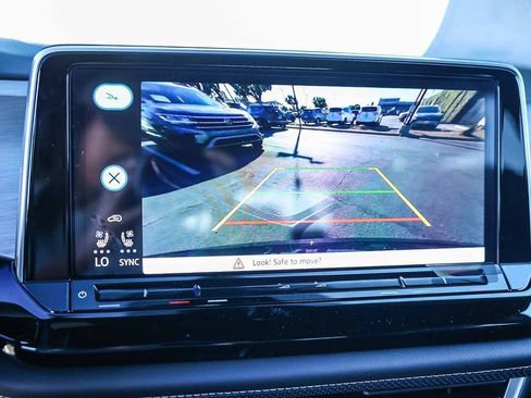 New 2026 Volkswagen Atlas Cross Sport SE image 34