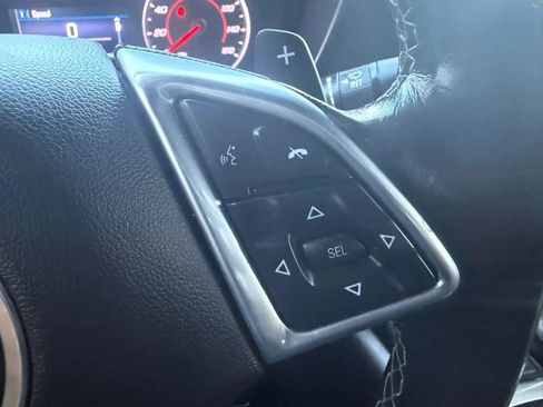 Used 2022 Chevrolet Camaro LT RWD image 14