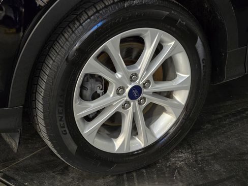 Used 2018 Ford Escape SEL image 17