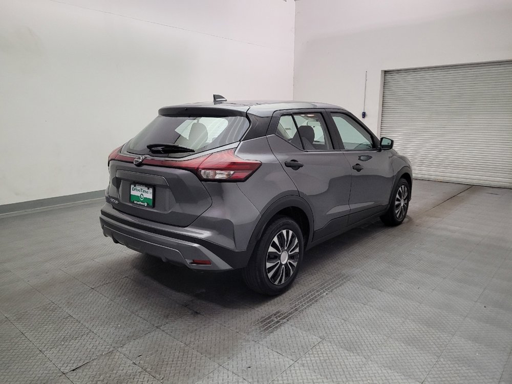 Used 2023 Nissan Kicks S FWD image 9
