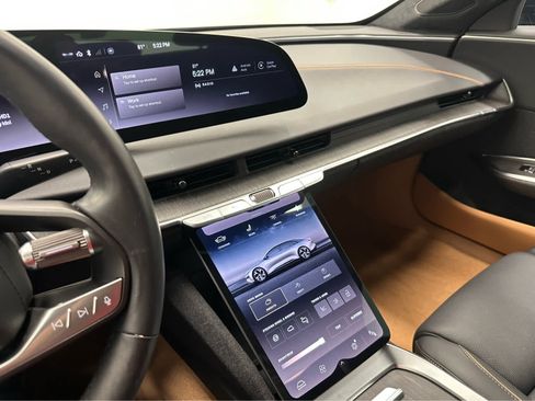 Used 2025 Lucid Air Touring AWD/4WD image 19