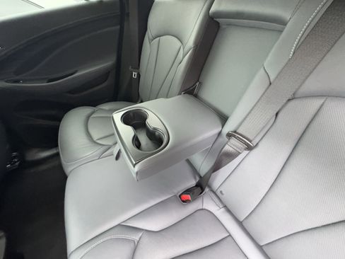 Used 2020 Buick Envision Essence image 18