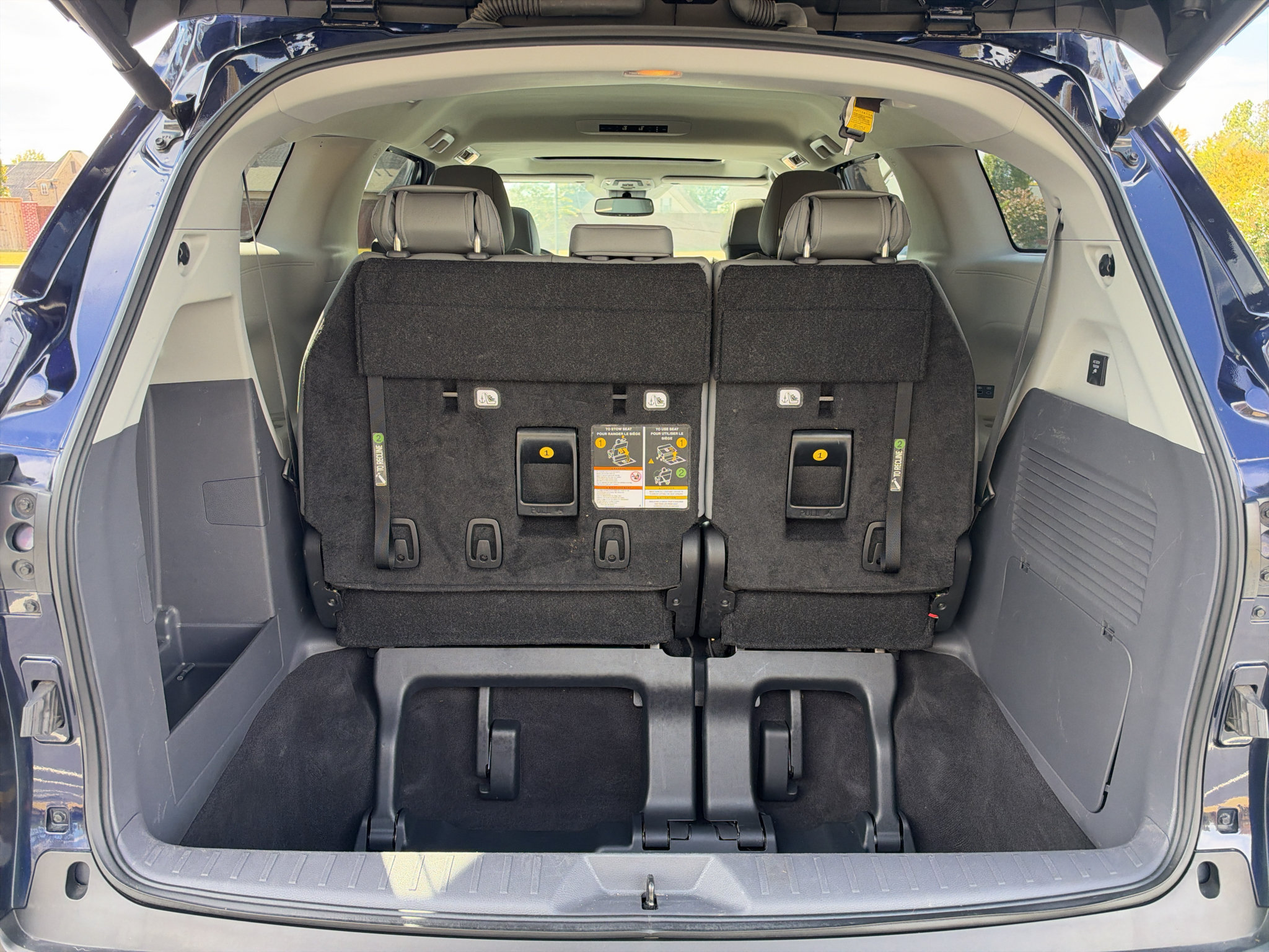 Used 2024 Toyota Sienna XLE w/ XLE Plus Package AWD/4WD image 17