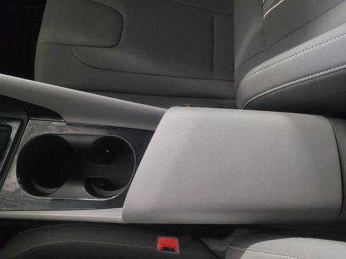 Used 2025 Hyundai Elantra SEL FWD image 26