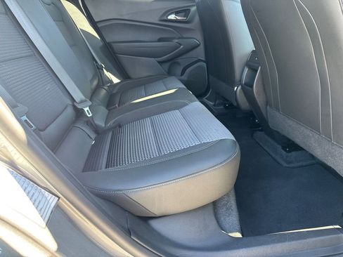 Certified 2025 Chevrolet Trax LT w/ LT Convenience Package image 15