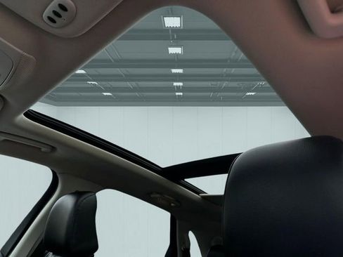 Used 2023 Ford Edge Titanium w/ Class II Trailer Tow Package image 11