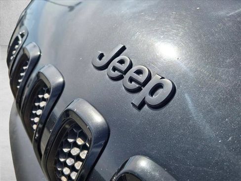 Used 2017 Jeep Cherokee Limited FWD image 12