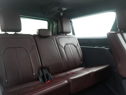 Used 2024 Ford Expedition Max Limited image 13