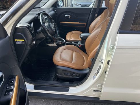 Used 2016 Kia Soul ! w/ Premium Package image 22