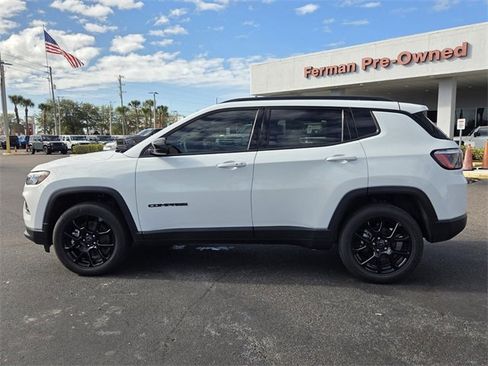 Used 2026 Jeep Compass Latitude image 4