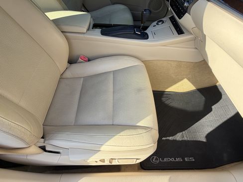 Used 2014 Lexus ES 350 w/ Luxury Package FWD image 43